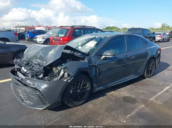 4T1DAACK2SU556030 2025 TOYOTA CAMRY - Image 2