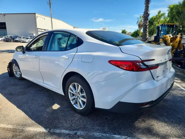 4T1DAACK2SU581297 2025 TOYOTA CAMRY - Image 2