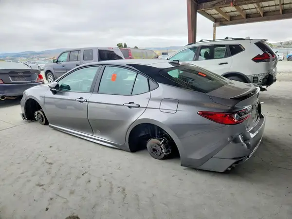 4T1DAACK2SU587021 2025 TOYOTA CAMRY - Image 2