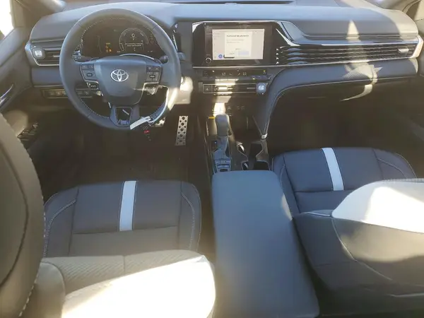 4T1DAACK2SU617540 2025 TOYOTA CAMRY - Image 8