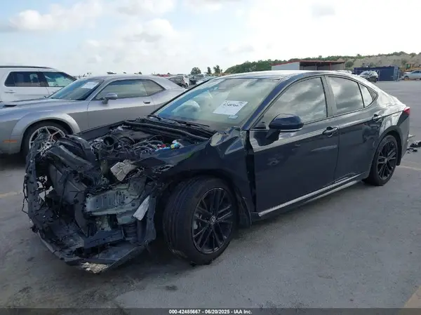 4T1DAACK3SU006075 2025 TOYOTA CAMRY - Image 2