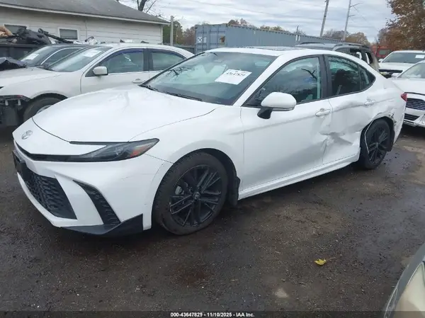 4T1DAACK3SU006352 2025 TOYOTA CAMRY - Image 2