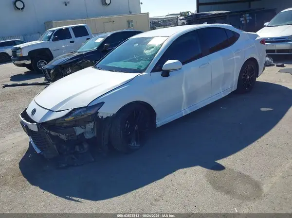 4T1DAACK3SU020302 2025 TOYOTA CAMRY - Image 2