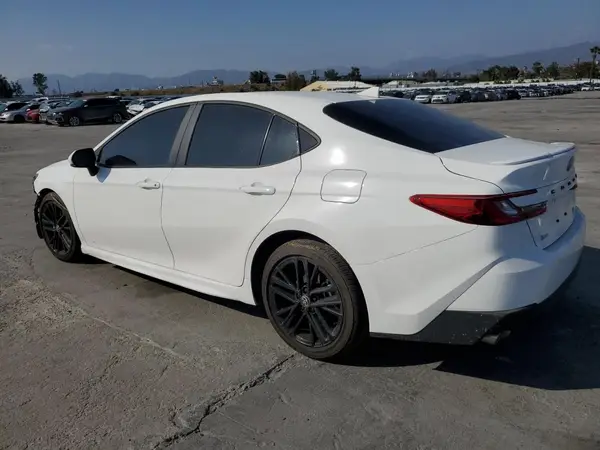 4T1DAACK3SU065899 2025 TOYOTA CAMRY - Image 2
