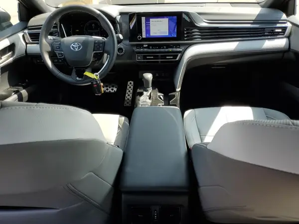 4T1DAACK3SU090401 2025 TOYOTA CAMRY - Image 8