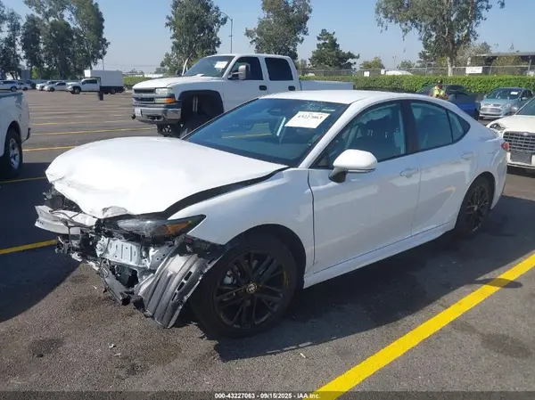 4T1DAACK3SU095663 2025 TOYOTA CAMRY - Image 2