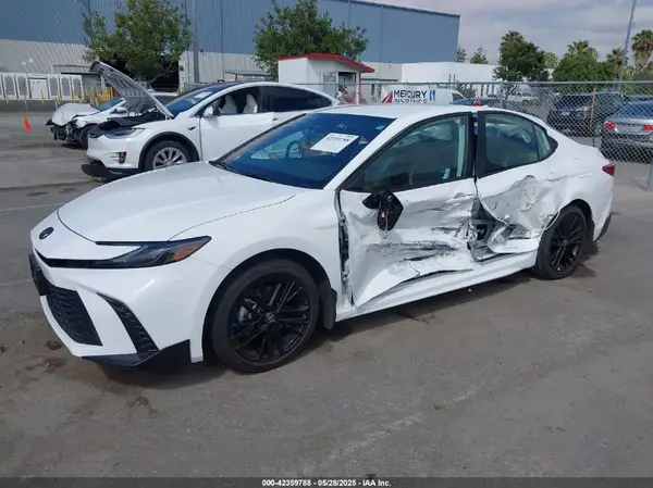 4T1DAACK3SU128323 2025 TOYOTA CAMRY - Image 2