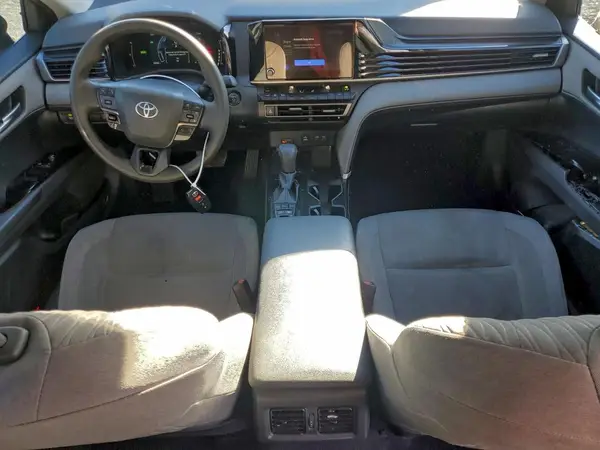 4T1DAACK3SU139807 2025 TOYOTA CAMRY - Image 8