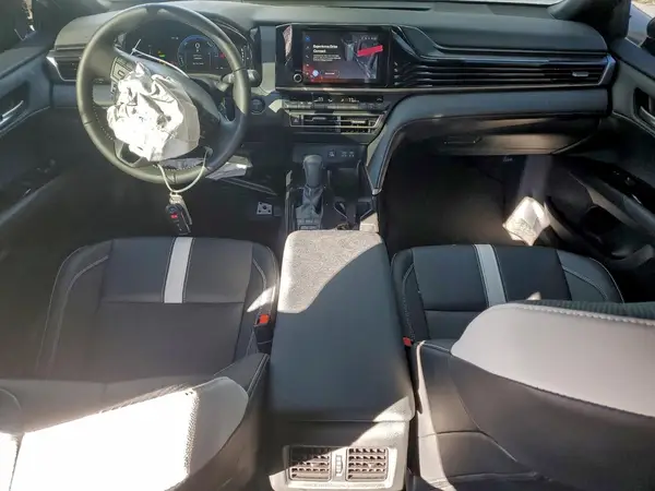 4T1DAACK3SU140455 2025 TOYOTA CAMRY - Image 8