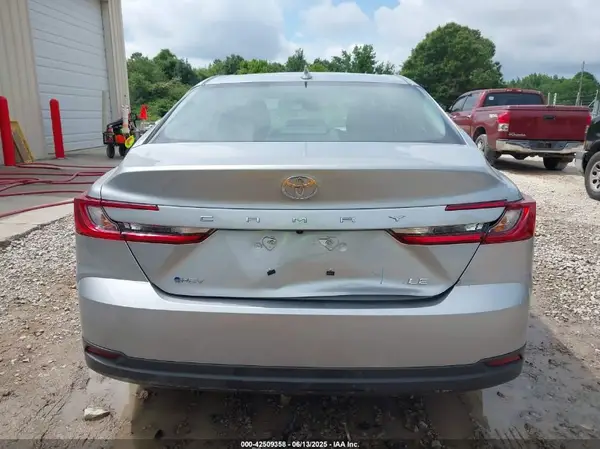 2025 TOYOTA CAMRY auction photo 6