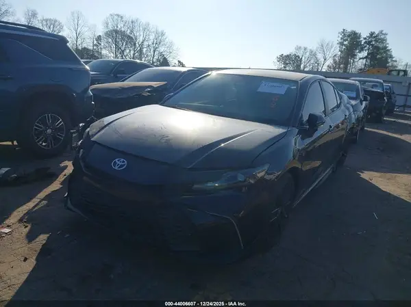 4T1DAACK3SU500209 2025 TOYOTA CAMRY - Image 2