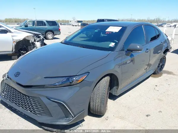 4T1DAACK3SU520668 2025 TOYOTA CAMRY - Image 2