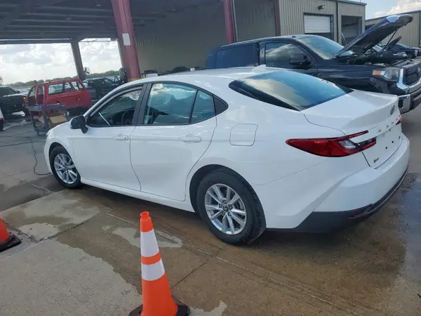 4T1DAACK3SU522579 2025 TOYOTA CAMRY - Image 2