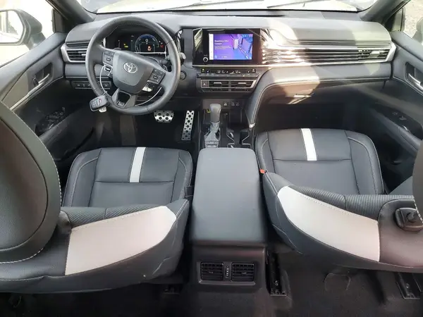 4T1DAACK3SU528219 2025 TOYOTA CAMRY - Image 8
