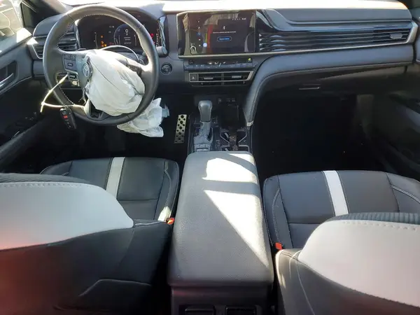 4T1DAACK3SU553640 2025 TOYOTA CAMRY - Image 8