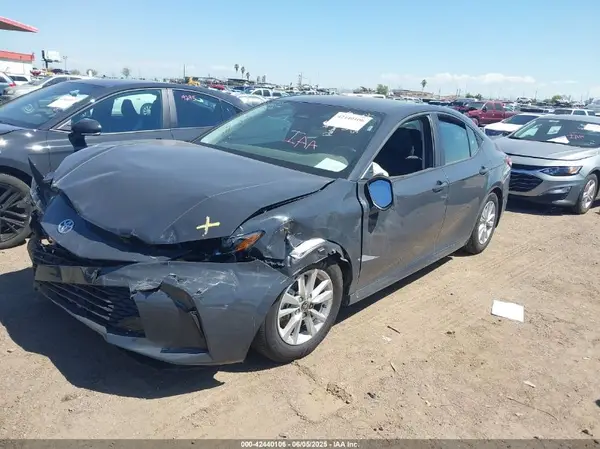 4T1DAACK3SU579056 2025 TOYOTA CAMRY - Image 2