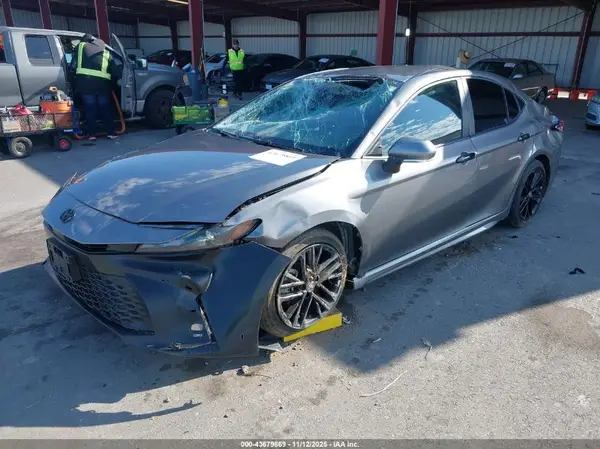 4T1DAACK3SU606417 2025 TOYOTA CAMRY - Image 2