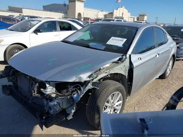 4T1DAACK4SU055995 2025 TOYOTA CAMRY - Image 2