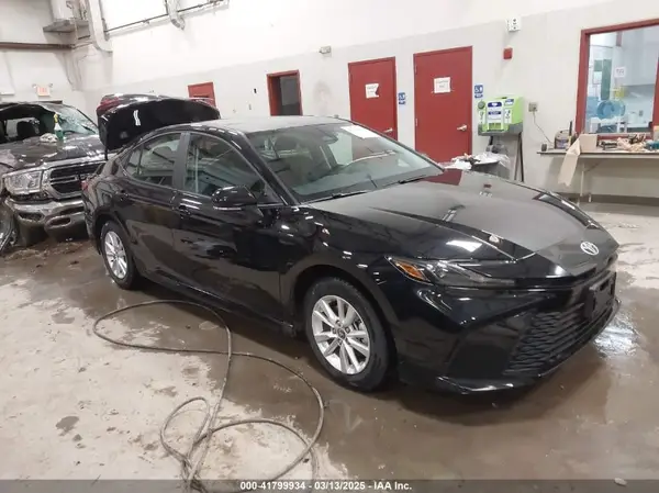 4T1DAACK4SU068018 2025 TOYOTA CAMRY - Image 1