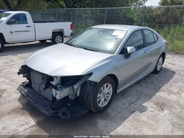 4T1DAACK4SU068097 2025 TOYOTA CAMRY - Image 2