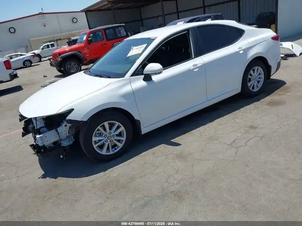 4T1DAACK4SU084011 2025 TOYOTA CAMRY - Image 2