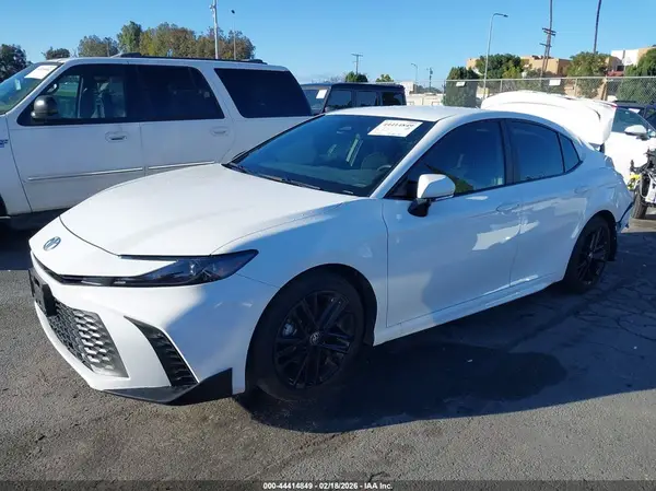 4T1DAACK4SU098152 2025 TOYOTA CAMRY - Image 2