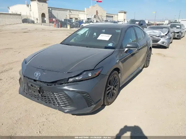 4T1DAACK4SU099463 2025 TOYOTA CAMRY - Image 2