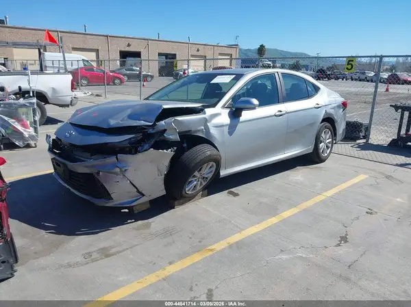 4T1DAACK4SU119968 2025 TOYOTA CAMRY - Image 2
