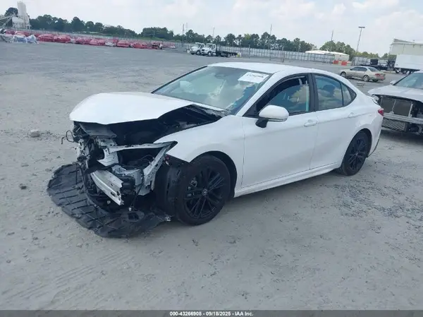 4T1DAACK4SU122188 2025 TOYOTA CAMRY - Image 2