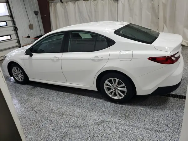 4T1DAACK4SU147575 2025 TOYOTA CAMRY - Image 2