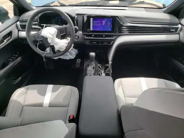 4T1DAACK4SU570060 2025 TOYOTA CAMRY - Image 8