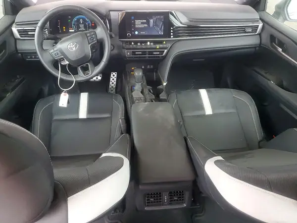 4T1DAACK4SU605275 2025 TOYOTA CAMRY - Image 8