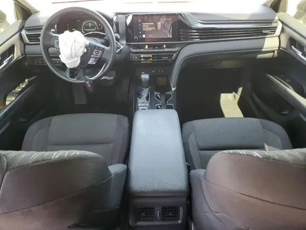 4T1DAACK5SU011746 2025 TOYOTA CAMRY - Image 8
