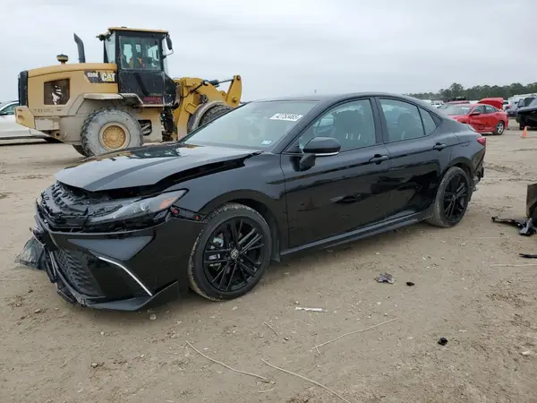 4T1DAACK5SU031804 2025 TOYOTA CAMRY - Image 1