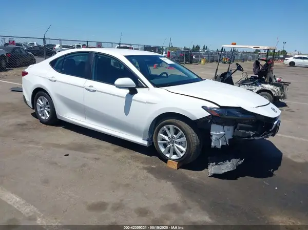 4T1DAACK5SU038879 2025 TOYOTA CAMRY - Image 1