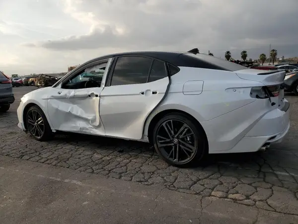 4T1DAACK5SU067167 2025 TOYOTA CAMRY - Image 2