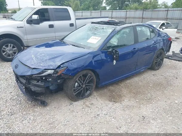 4T1DAACK5SU069811 2025 TOYOTA CAMRY - Image 2