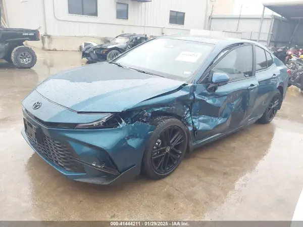 4T1DAACK5SU070781 2025 TOYOTA CAMRY - Image 2