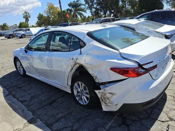 4T1DAACK5SU074135 2025 TOYOTA CAMRY - Image 2