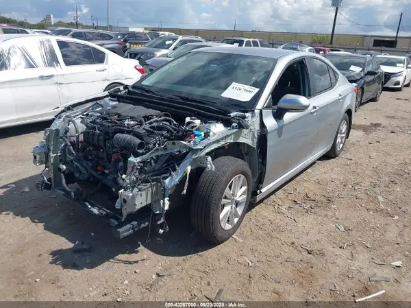 4T1DAACK5SU081392 2025 TOYOTA CAMRY - Image 2