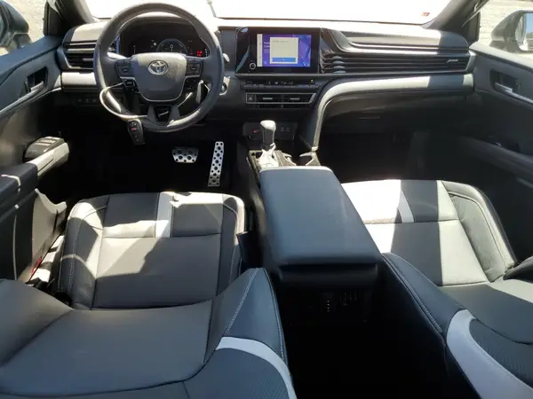 4T1DAACK5SU081800 2025 TOYOTA CAMRY - Image 8