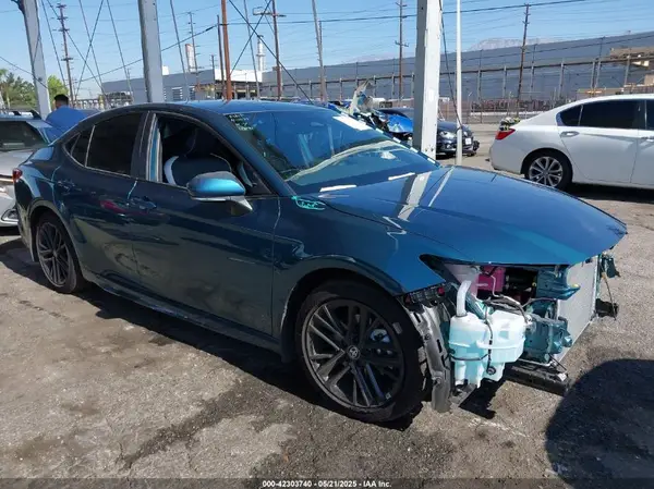 4T1DAACK5SU090304 2025 TOYOTA CAMRY - Image 1