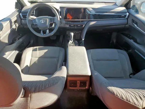 4T1DAACK5SU100135 2025 TOYOTA CAMRY - Image 8