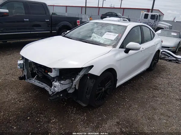 4T1DAACK5SU118957 2025 TOYOTA CAMRY - Image 2