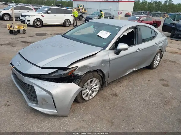 4T1DAACK5SU121762 2025 TOYOTA CAMRY - Image 2