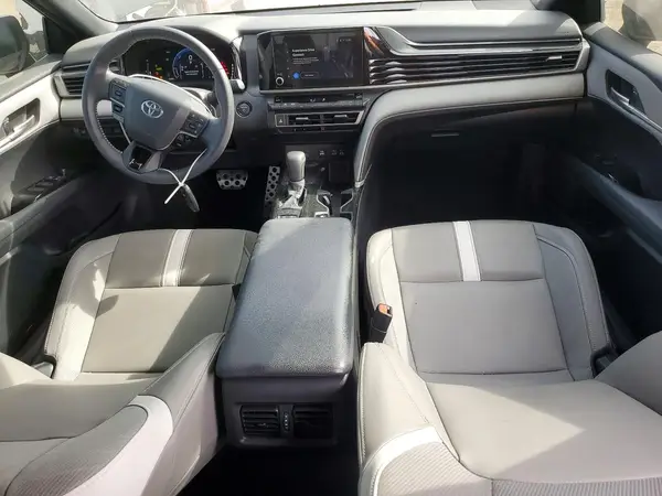 4T1DAACK5SU125262 2025 TOYOTA CAMRY - Image 8