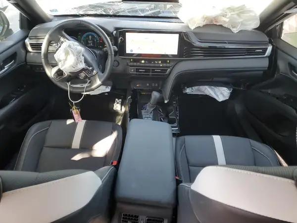 4T1DAACK5SU133796 2025 TOYOTA CAMRY - Image 8