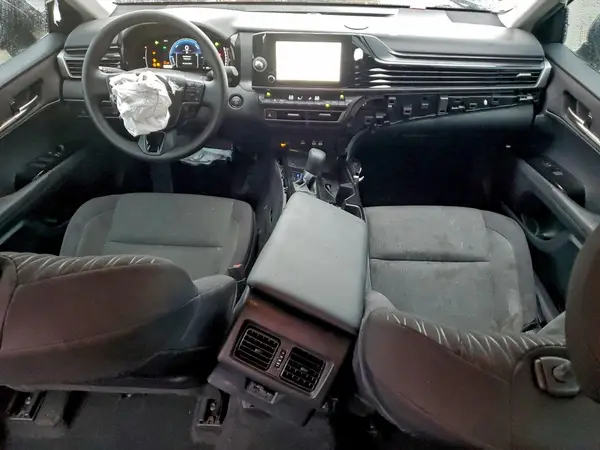 4T1DAACK5SU167088 2025 TOYOTA CAMRY - Image 8
