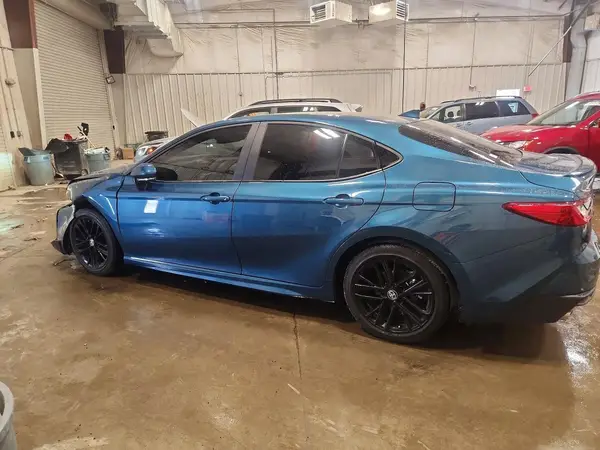 4T1DAACK5SU168046 2025 TOYOTA CAMRY - Image 2