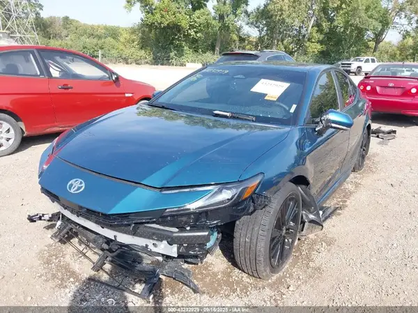 4T1DAACK5SU168824 2025 TOYOTA CAMRY - Image 2